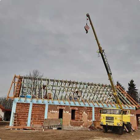 Tetőszerkezet-összeállítás