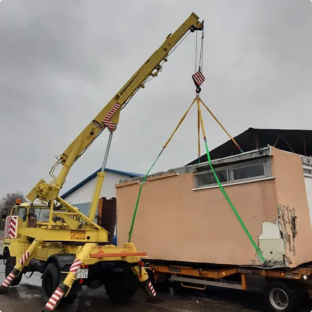 Konténerszállítás illetve -telepítés